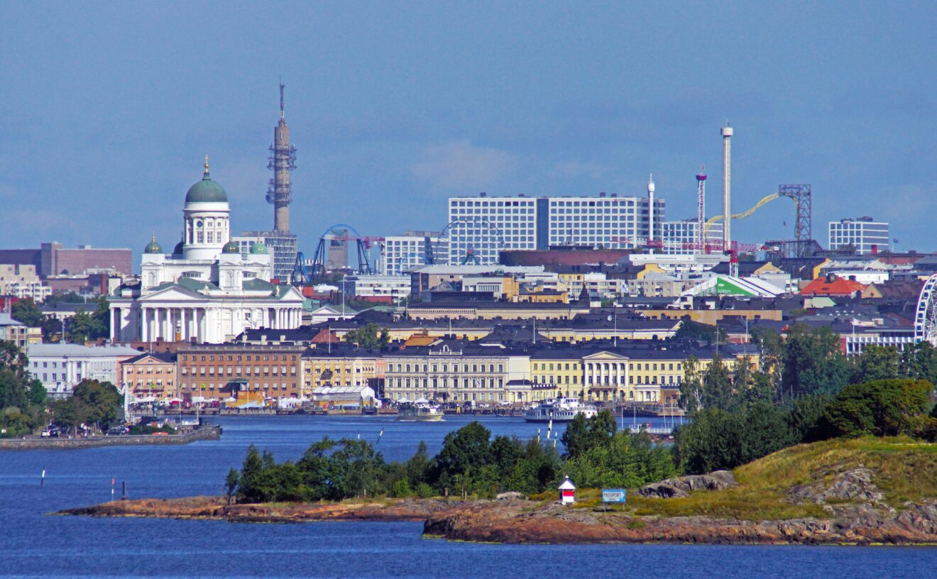 Helsingin kaupunkiprofiili mereltäpäin