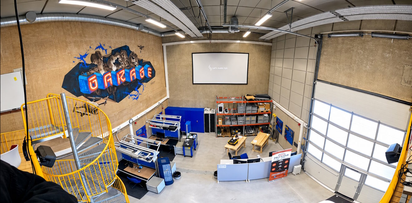 Yleiskuva Robo-Garage-tilasta.
